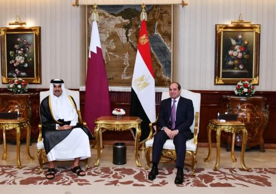 الرئيس عبد الفتاح السيسي يستقبل أمير دولة قطر